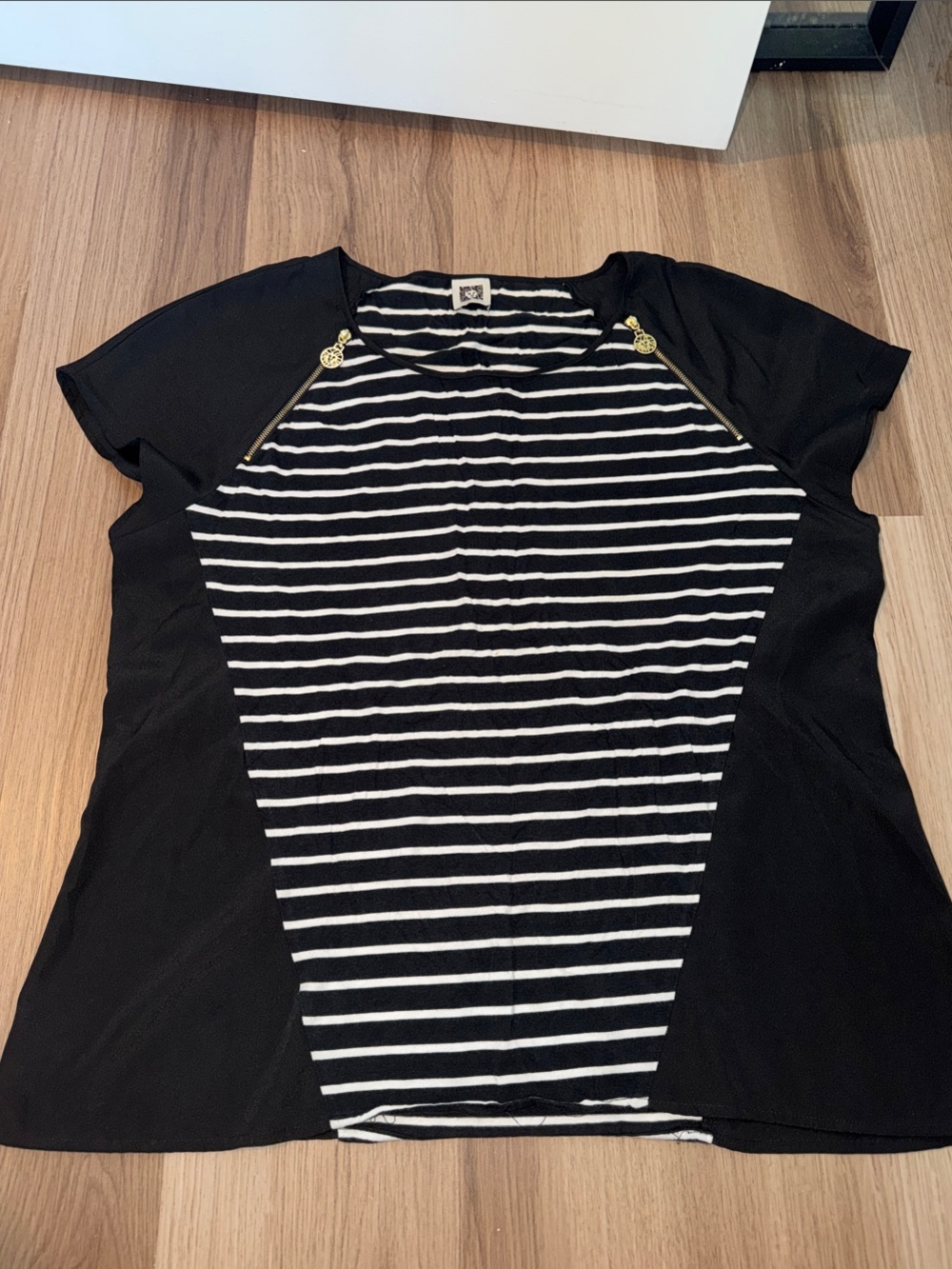 Anne Klein Black and White Striped Short Sleeve Top with Gold Zipper Accents